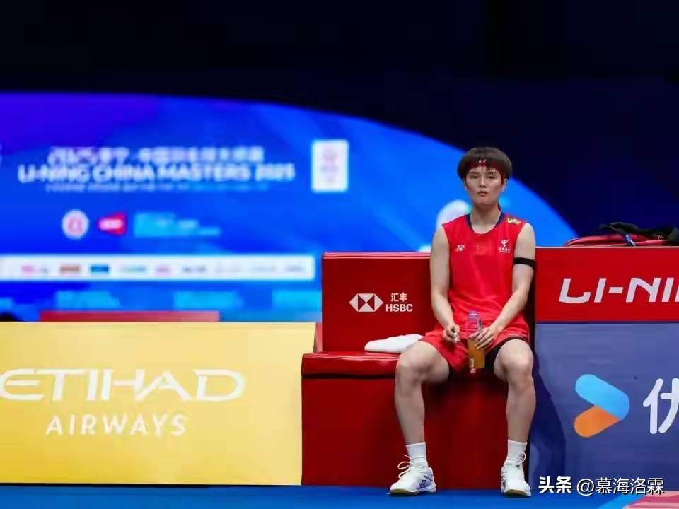 关于冷门频出！羽毛球战况跌宕起伏的信息