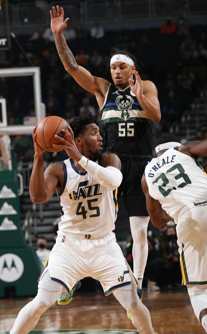 爵士力克天津队,字母哥关键制胜 爵士力克天津队,字母哥关键制胜