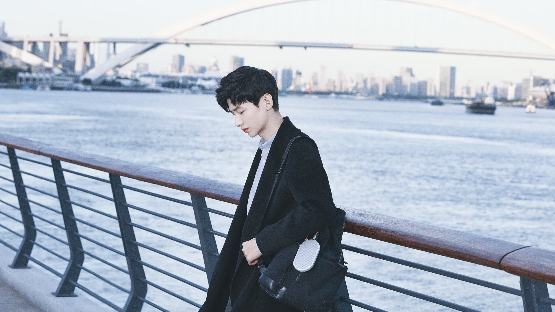 时空裂痕中的虚战，卢卡库关键先生助利物浦粉碎波兰背后的永恒之问